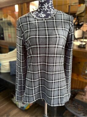 *NWT* Cuddl Duds Grey, Black and White Plaid Long-Sleeve Top